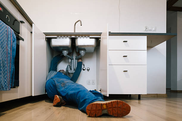 Professional Leak Detection technician working in Carlton, TX